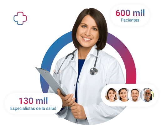 doctora feliz usando la plataforma medica en linea de doctoranytime para Colombia